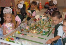 Настольно-напольная игра (магнитно-маркерный макет) "Азбука дорог" + комплект тематических магнитов - «globural.ru» - Йошкар-Ола